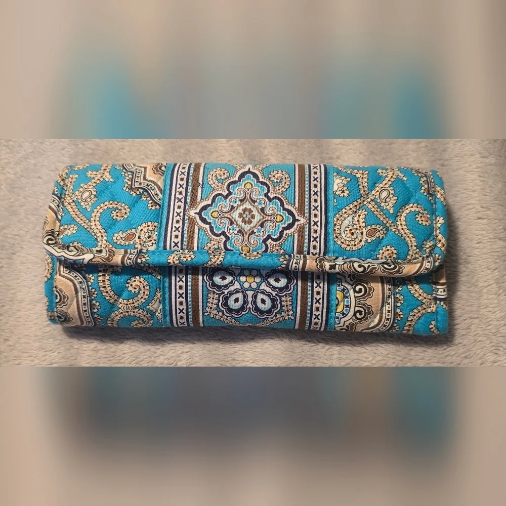 NWT Vera Bradley Totally Turq Sleek Wallet Magnetic Closure With Strap. - Picture 1 of 5